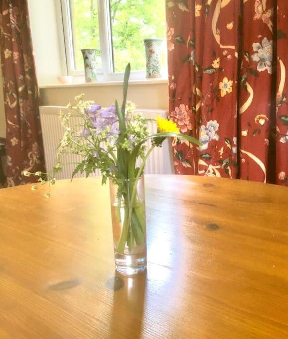 Apartment Cosy Retreat In The Heart Of The Cotswolds. *